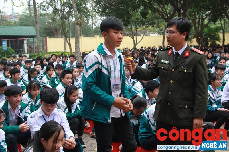 Tuyên truyền, phổ biến pháp luật về phòng, chống ma túy trong trường học