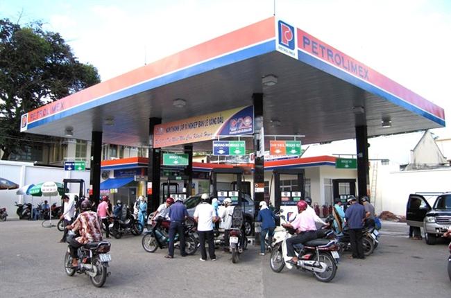 Xăng giảm mạnh 708 đồng/lít