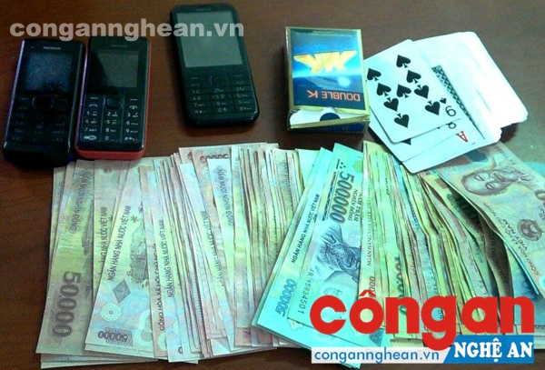 Quyết liệt đấu tranh với tội phạm đánh bạc