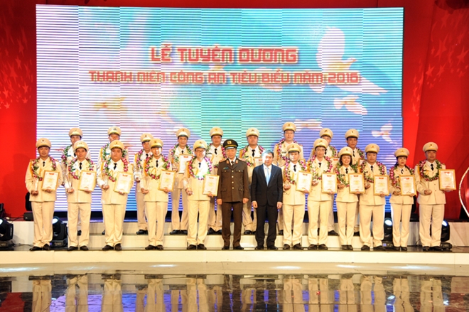 Tuyên dương 20 thanh niên Công an tiêu biểu năm 2016
