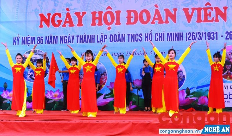 Hơn 2.000 đoàn viên thanh niên tham gia ngày hội 'Tôi yêu Tổ quốc tôi'