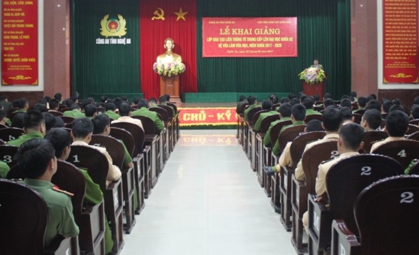 Khai giảng lớp đào tạo liên thông từ Trung cấp lên đại học khóa 2