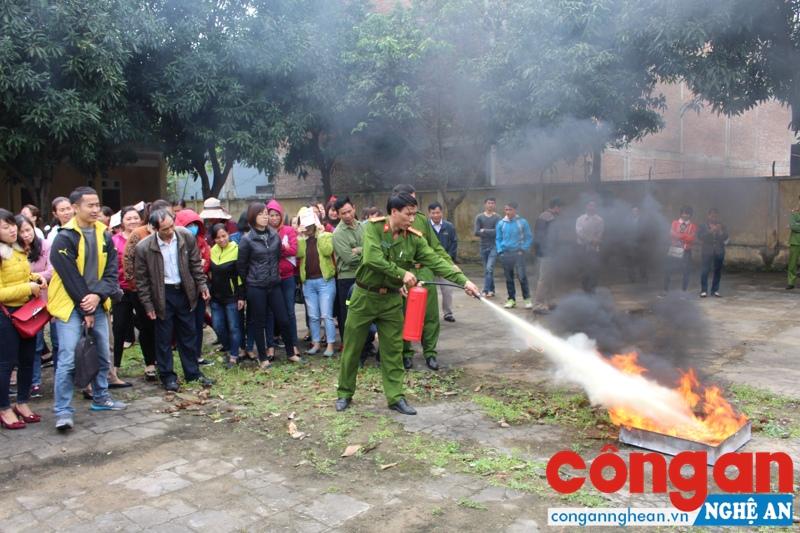 Tập huấn nghiệp vụ PCCC cho giáo viên
