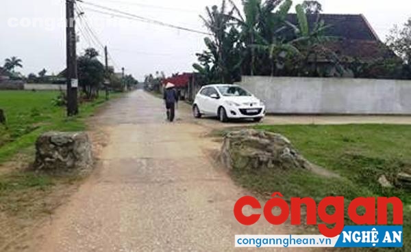 TP Vinh: Trụ bê tông chặn lối đi khu dân cư
