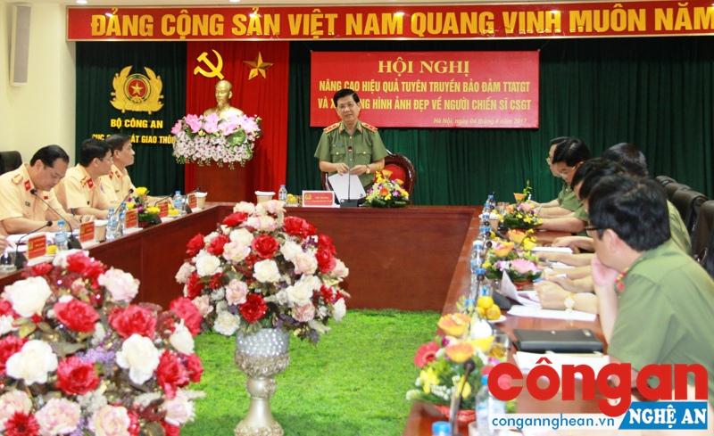 Xây dựng hình ảnh người chiến sỹ Cảnh sát giao thông 'Bản lĩnh, nhân văn, vì nhân dân phục vụ'