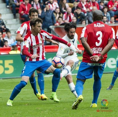 Gijon - Real Madrid: Rượt đuổi và tuyệt phẩm