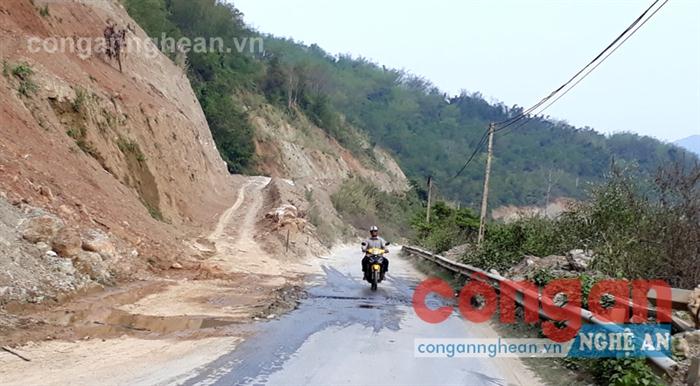 Dự án đường tránh ngập Quốc lộ 7A thi công dở dang