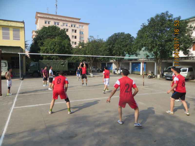 Giao lưu bóng chuyền