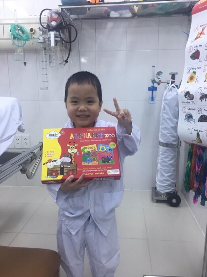 Cháu Bình đã vui chơi khỏe mạnh sau ca ghép phổi