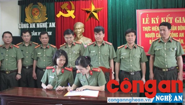 Phát động CVĐ 'Xây dựng phong cách người Cán bộ Công an trên quê hương Bác Hồ bản lĩnh, nhân văn, vì nhân dân phục vụ'