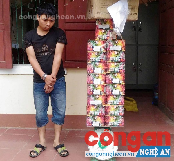 Thu giữ hơn 83 kg pháo