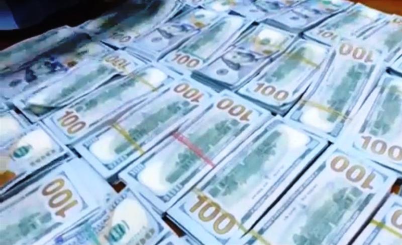 Giấu 400.000 USD đưa vào VN