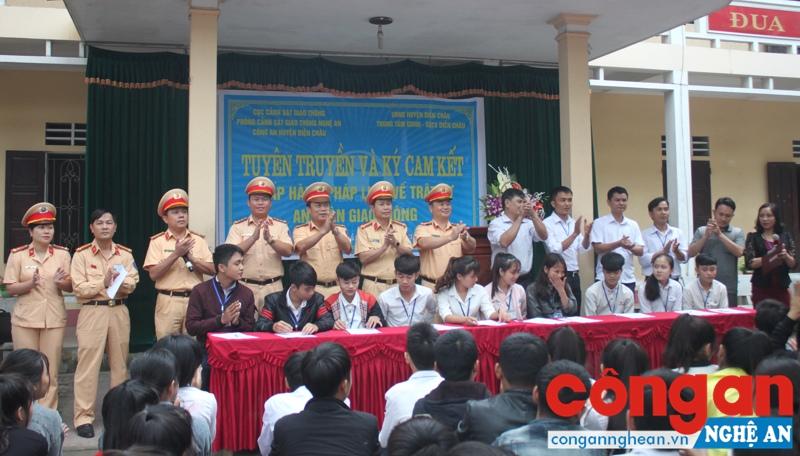 Nghệ An đẩy mạnh công tác tuyên truyền ATGT trong trường học