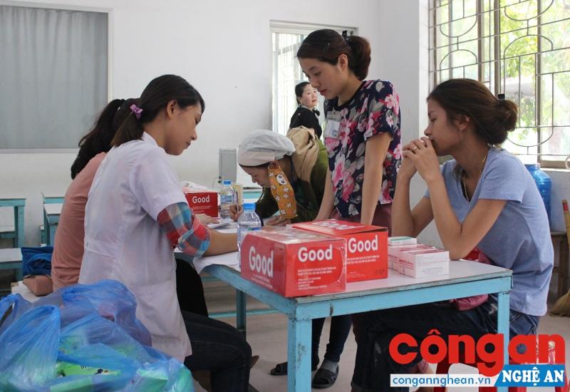 Nhiều hoạt động chăm lo cho người lao động