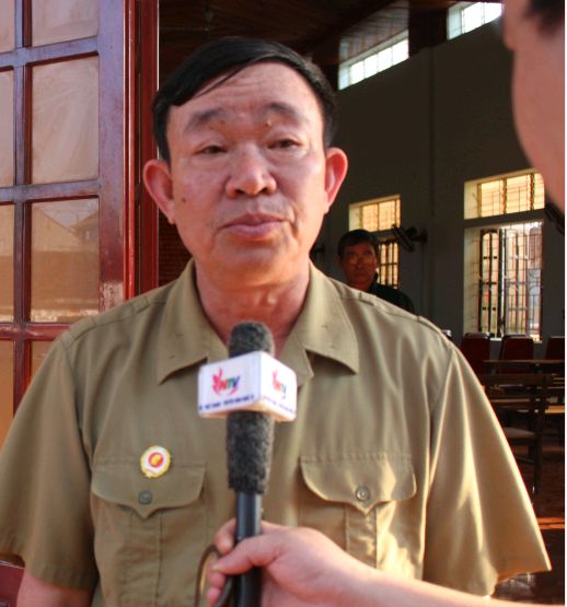  Ông Hồ Trọng Dũng, Chủ tịch CCB xã Quỳnh Lương: Là người từng tham gia kháng chiến, tôi cực lực phản đối những nội dung mà linh mục Đặng Hữu  Nam đã xuyên tạc. Chiến thắng 30/4 là dấu mốc chói lọi trong lịch sử của dân tộc Việt Nam. Bao nhiêu đồng đội của chúng tôi đã ngã xuống, đã hy sinh xương máu vì độc lập, tự do của dân tộc. Chúng tôi đề nghị linh mục phải chấm dứt ngay hành vi trên, có lời xin lỗi rõ ràng với chúng tôi.