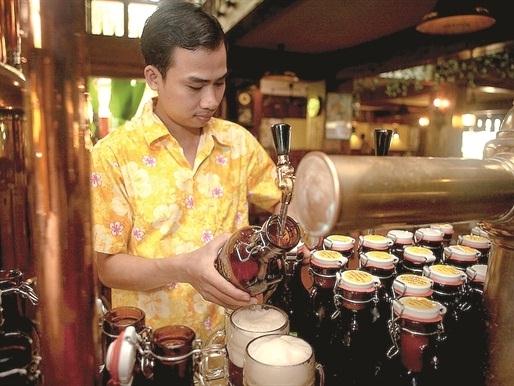 Cấm bia ở quán karaoke: Liệu có khả thi?