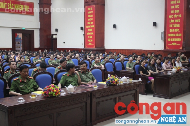 Các đại biểu tham dự Hội nghị