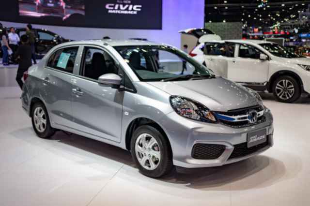 Ô tô Honda giá rẻ 'đi chợ' ở Thái khiến chị em mê mẩn