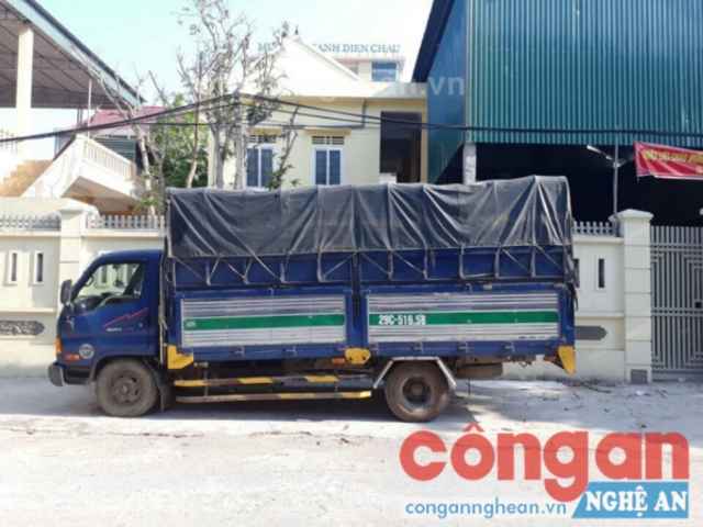 Chiếc ô tô tải chở gần 4 tấn mỡ bẩn