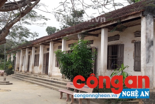Trường cũ xuống cấp, trường mới xây hơn 3 năm vẫn chưa xong