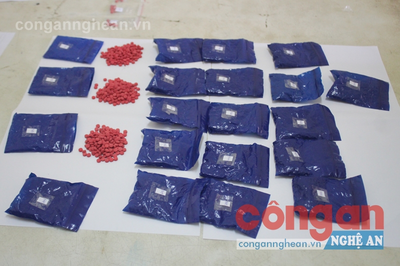 Bị bắt khi đang mang 4.000 viên ma túy tổng hợp đi tiêu thụ