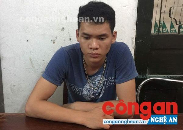 Thanh niên lẻn vào nhà hàng xóm trộm 2 cây vàng