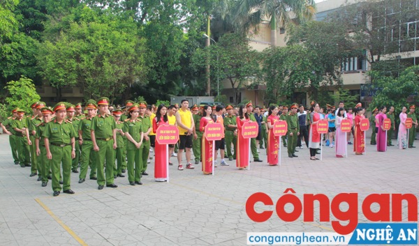 Toàn cảnh buổi khai mạc