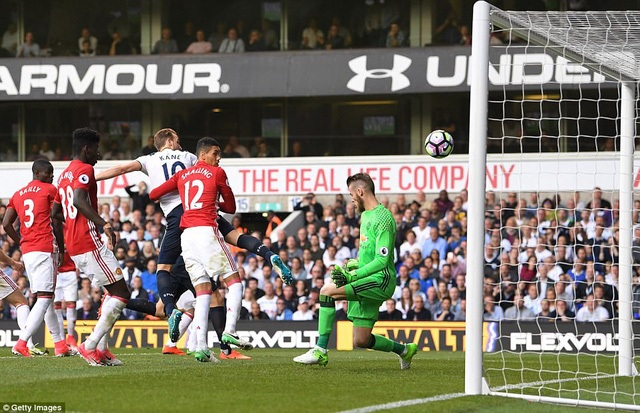 Hạ MU, Tottenham thiết lập kỷ lục bất bại trên sân nhà