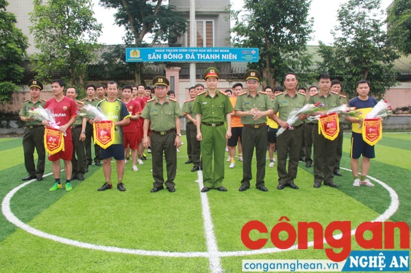 Khai mạc giải bóng đá chào mừng kỷ niệm 50 năm Ngày truyền thống lực lượng Thanh tra CAND