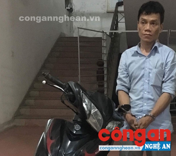 Từ 'đập đá' đến trộm cắp tài sản