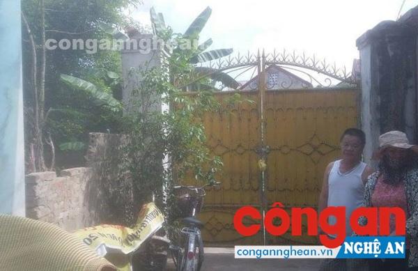 Lối đi của gia đình anh Trần Tố Út bị lấn chiếm