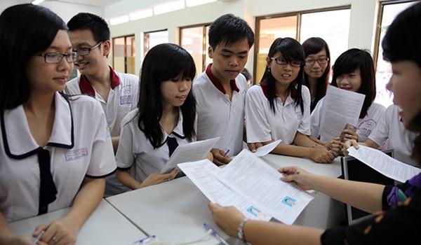 Cộng điểm ưu tiên theo trường hay hộ khẩu?
