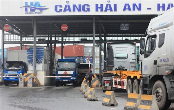 Có nên so sánh chi phí đường bộ-đường biển?