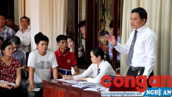 Luật sư đối đáp lại ý kiển tranh luận với bên bị đơn