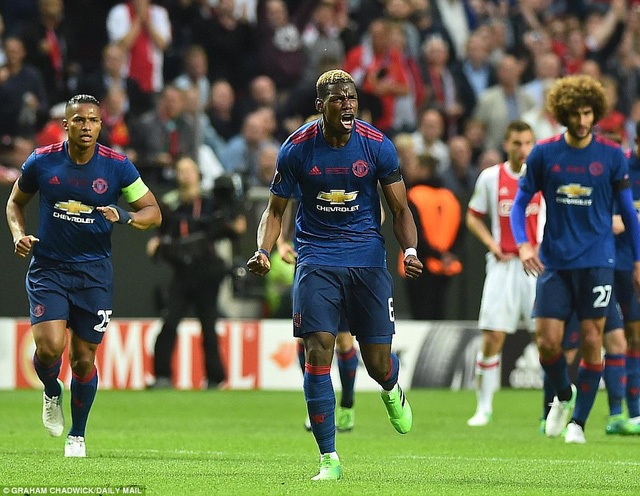 Pogba ăn mừng bàn thắng trong trận chung kết Europa League