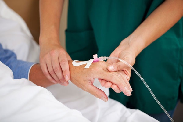 Hoá trị chỉ định chủ yếu cho ung thư giai đoạn di căn, sau đó là vai trò bổ trợ cho ung thư giai đoạn khu trú sau điều trị tại chỗ, có nguy cơ cao tái phát di căn