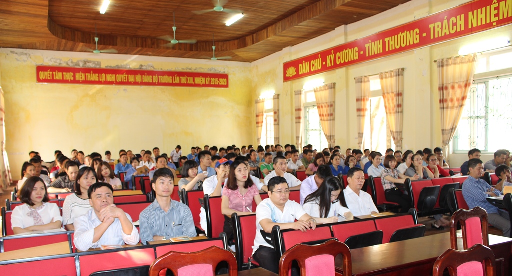 Tham gia lớp tập huấn có gần 300 học viên đến từ các đội PCCC cơ sở