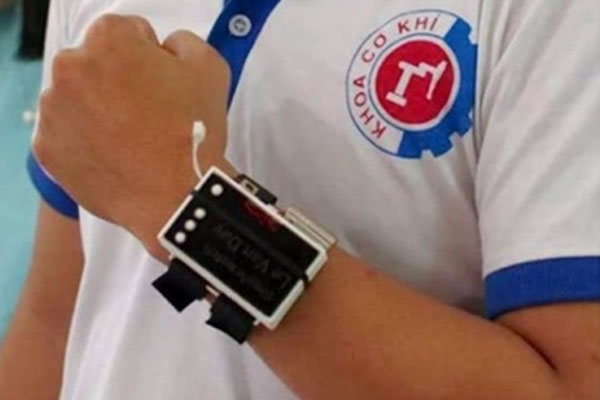 Thiết bị chống bắt cóc, xâm hại trẻ em của chàng sinh viên
