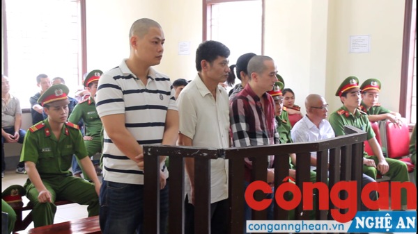5 án tử hình trong đường dây mua bán, vận chuyển 294 bánh hêrôin