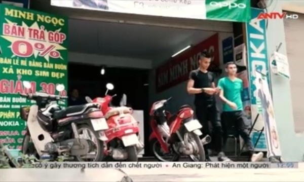 Cảnh giác: Giả mua hàng để trộm, cướp của khách Tây