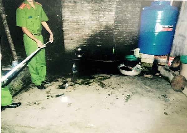 Hiện trường đau lòng của vụ án Nguyễn Huy Hoàng sát hại hai con thơ rồi tự sát.