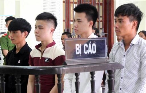 Giết người, gây rối trong quán karaoke lĩnh án tù