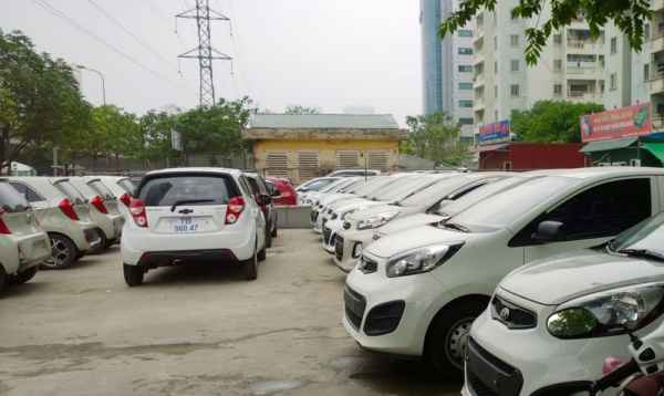 Ô tô 2 chỗ ế ẩm, dân buôn méo mặt