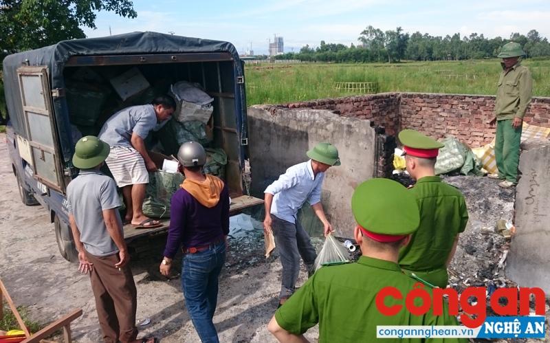 Tiêu hủy hơn 2 tấn hàng hóa, thực phẩm bẩn