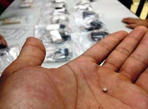 Đa dạng các chủng loại tai nghe siêu nhỏ được giao bán công khai trên mạng