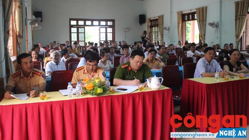 Đến tận xã nói chuyện ATGT với người nông dân