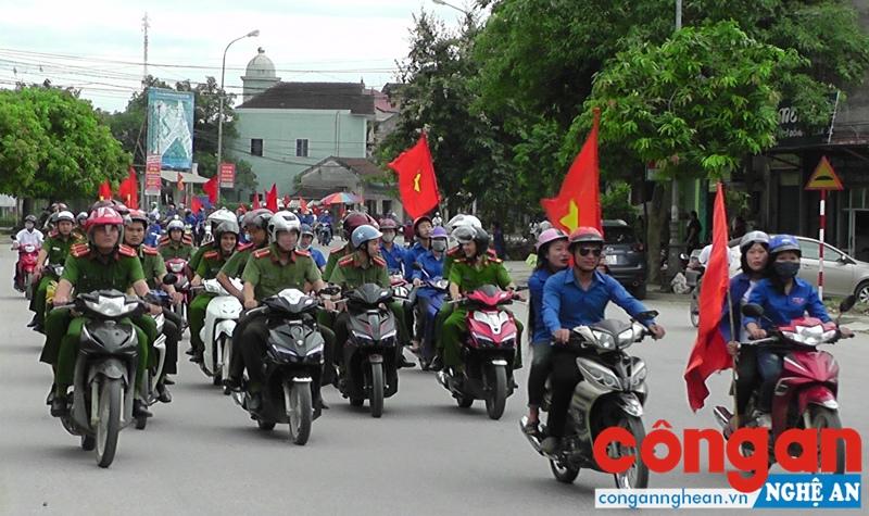 Ra quân hưởng ứng Tháng hành động phòng, chống ma túy