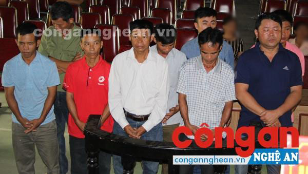Rảnh rỗi, trời mưa, 9 con bạc thi nhau sát phạt