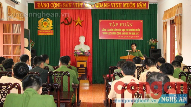 Tập huấn sử dụng phương tiện thủy