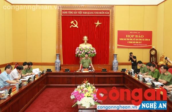 Họp báo về tình hình, kết quả công tác Công an 6 tháng đầu năm 2017